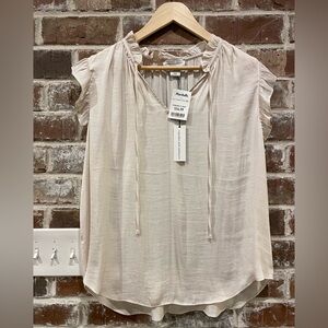 cupcakes & cashmere Women's Cream Blouse